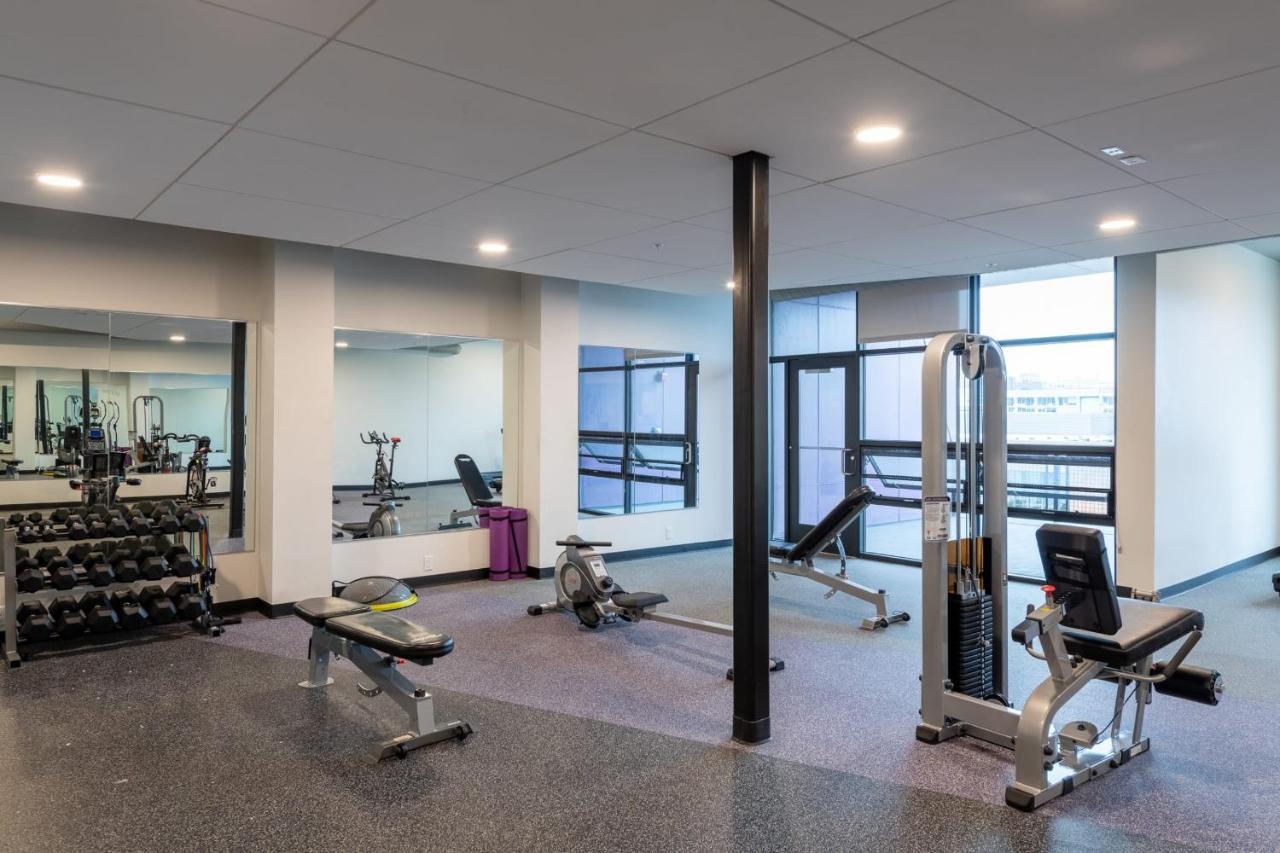 Flexhome Skywalk To Fiserv U4 With Rooftop, Gym, And Parking Μιλγουόκι Εξωτερικό φωτογραφία