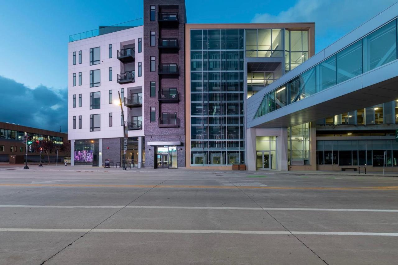 Flexhome Skywalk To Fiserv U4 With Rooftop, Gym, And Parking Μιλγουόκι Εξωτερικό φωτογραφία